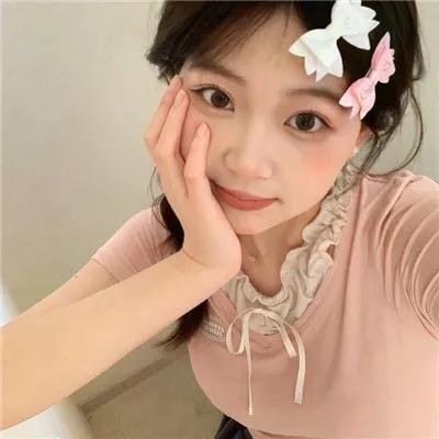 号舱房的女人